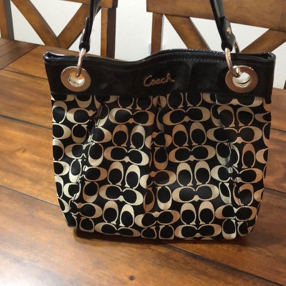 Coach Medium Hobo - Picture 2 of 8